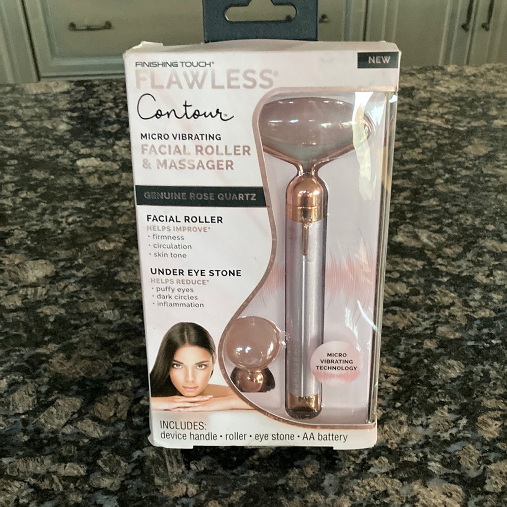 FINISHING TOUCH FACIAL ROLLER & MASSAGER NWT